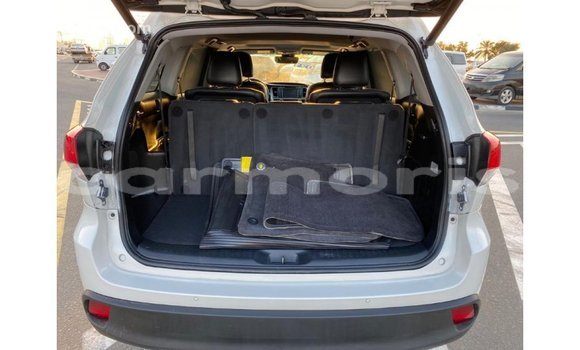 Buy Import Toyota Highlander White Car in Import - Dubai in Agalega Islands Buy Import Toyota Highlander White Car in Import - Dubai in Agalega Islands
