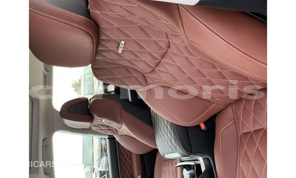 Acheter Import Voiture Toyota Land Cruiser Noir à Import - Dubai, Îles Agalega Acheter Import Voiture Toyota Land Cruiser Noir à Import - Dubai, Îles Agalega