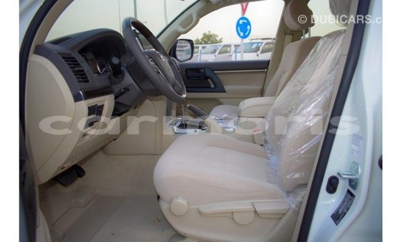 Buy Import Toyota Land Cruiser White Car in Import - Dubai in Agalega Islands Buy Import Toyota Land Cruiser White Car in Import - Dubai in Agalega Islands