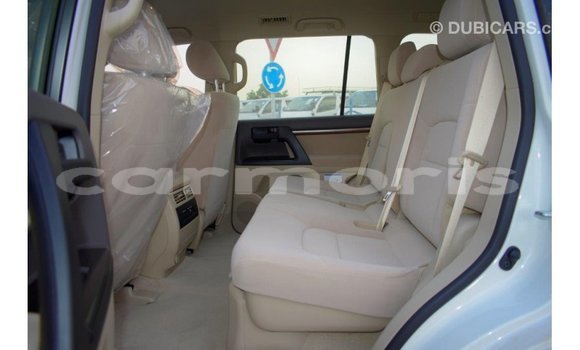 Buy Import Toyota Land Cruiser White Car in Import - Dubai in Agalega Islands Buy Import Toyota Land Cruiser White Car in Import - Dubai in Agalega Islands