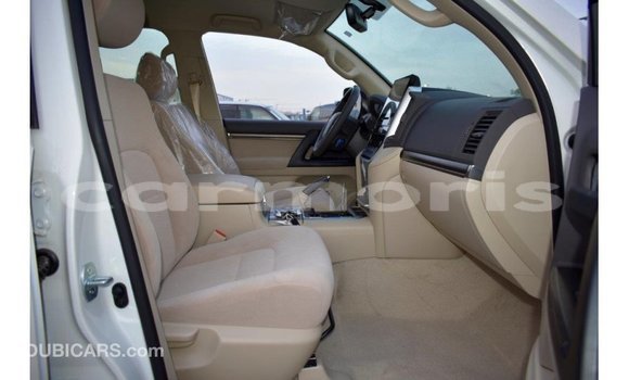 Buy Import Toyota Land Cruiser White Car in Import - Dubai in Agalega Islands Buy Import Toyota Land Cruiser White Car in Import - Dubai in Agalega Islands