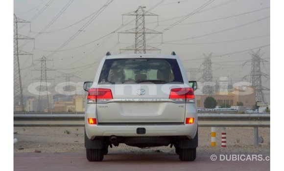 Buy Import Toyota Land Cruiser White Car in Import - Dubai in Agalega Islands Buy Import Toyota Land Cruiser White Car in Import - Dubai in Agalega Islands