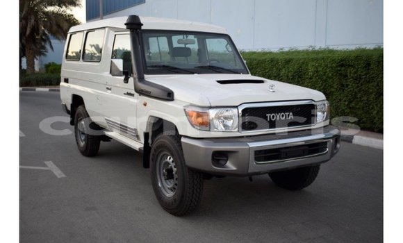Buy Import Toyota Land Cruiser White Car in Import - Dubai in Agalega Islands Buy Import Toyota Land Cruiser White Car in Import - Dubai in Agalega Islands