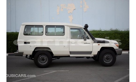 Buy Import Toyota Land Cruiser White Car in Import - Dubai in Agalega Islands Buy Import Toyota Land Cruiser White Car in Import - Dubai in Agalega Islands