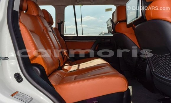 Acheter Import Voiture Toyota Land Cruiser Blanc à Import - Dubai, Îles Agalega Acheter Import Voiture Toyota Land Cruiser Blanc à Import - Dubai, Îles Agalega