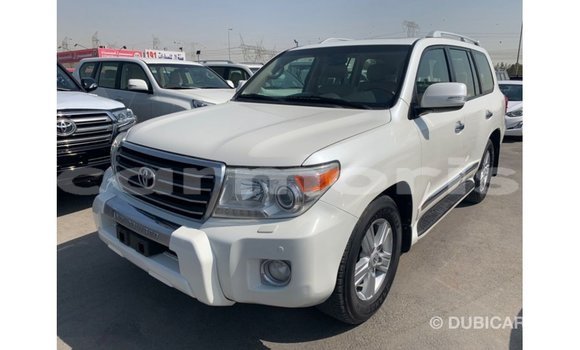Buy Import Toyota Land Cruiser White Car in Import - Dubai in Agalega Islands Buy Import Toyota Land Cruiser White Car in Import - Dubai in Agalega Islands