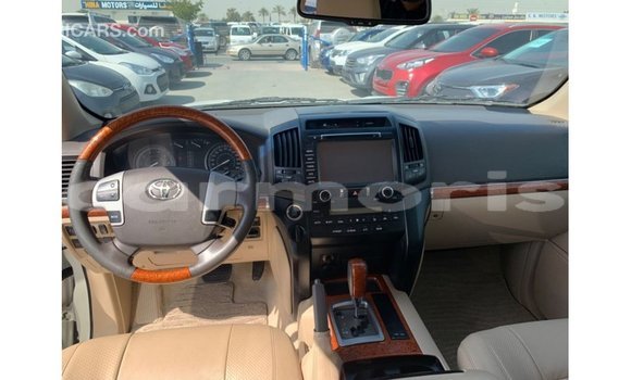 Buy Import Toyota Land Cruiser White Car in Import - Dubai in Agalega Islands Buy Import Toyota Land Cruiser White Car in Import - Dubai in Agalega Islands