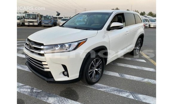 Buy Import Toyota Highlander White Car in Import - Dubai in Agalega Islands Buy Import Toyota Highlander White Car in Import - Dubai in Agalega Islands