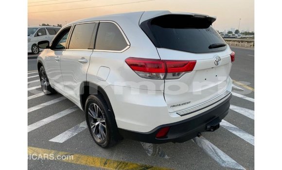 Buy Import Toyota Highlander White Car in Import - Dubai in Agalega Islands Buy Import Toyota Highlander White Car in Import - Dubai in Agalega Islands