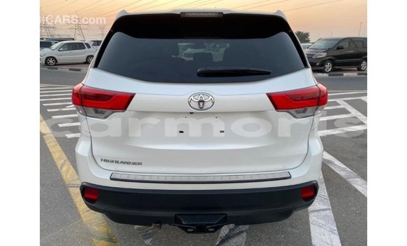 Buy Import Toyota Highlander White Car in Import - Dubai in Agalega Islands Buy Import Toyota Highlander White Car in Import - Dubai in Agalega Islands