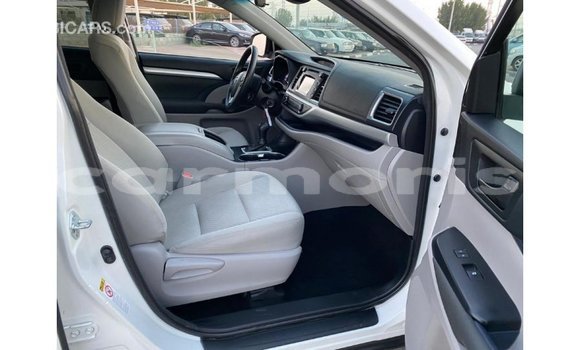 Buy Import Toyota Highlander White Car in Import - Dubai in Agalega Islands Buy Import Toyota Highlander White Car in Import - Dubai in Agalega Islands