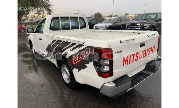 Buy Import Mitsubishi L200 White Car in Import - Dubai in Agalega Islands Buy Import Mitsubishi L200 White Car in Import - Dubai in Agalega Islands
