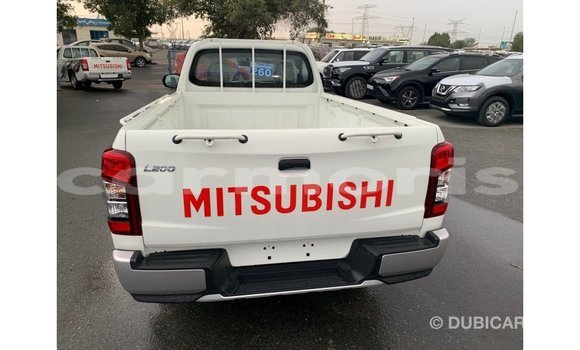 Buy Import Mitsubishi L200 White Car in Import - Dubai in Agalega Islands Buy Import Mitsubishi L200 White Car in Import - Dubai in Agalega Islands