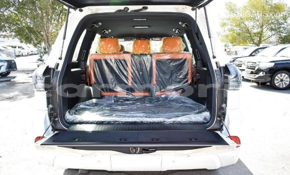 Acheter Import Voiture Lexus LX Blanc à Import - Dubai, Îles Agalega Acheter Import Voiture Lexus LX Blanc à Import - Dubai, Îles Agalega