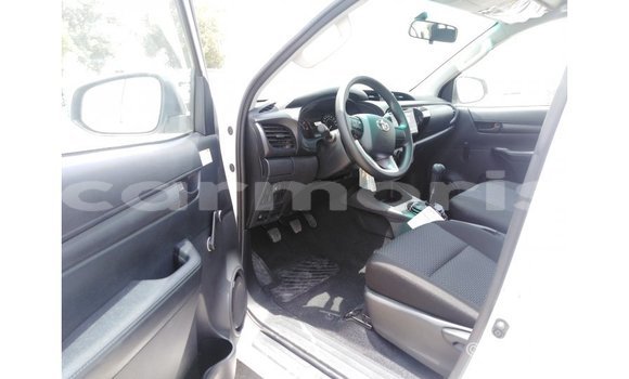 Buy Import Toyota Hilux White Car in Import - Dubai in Agalega Islands Buy Import Toyota Hilux White Car in Import - Dubai in Agalega Islands