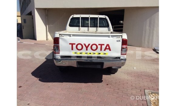 Buy Import Toyota Hilux White Car in Import - Dubai in Agalega Islands Buy Import Toyota Hilux White Car in Import - Dubai in Agalega Islands
