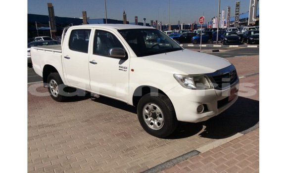Buy Import Toyota Hilux White Car in Import - Dubai in Agalega Islands Buy Import Toyota Hilux White Car in Import - Dubai in Agalega Islands