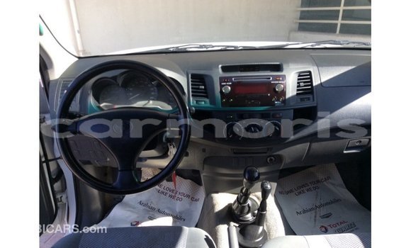 Buy Import Toyota Hilux White Car in Import - Dubai in Agalega Islands Buy Import Toyota Hilux White Car in Import - Dubai in Agalega Islands