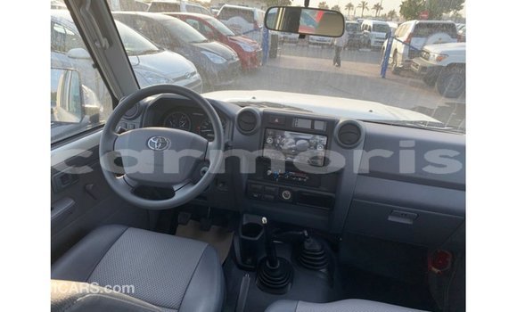Buy Import Toyota Land Cruiser White Car in Import - Dubai in Agalega Islands Buy Import Toyota Land Cruiser White Car in Import - Dubai in Agalega Islands