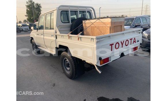 Buy Import Toyota Land Cruiser White Car in Import - Dubai in Agalega Islands Buy Import Toyota Land Cruiser White Car in Import - Dubai in Agalega Islands