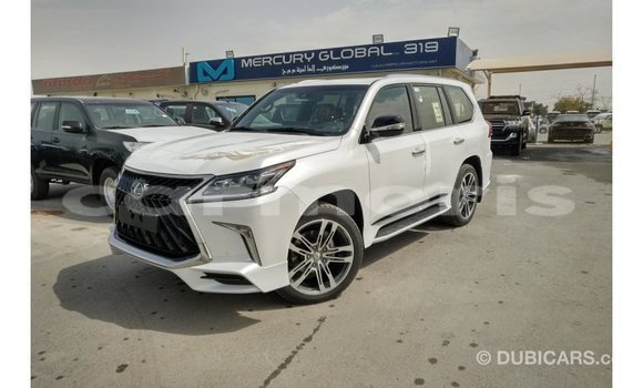 Acheter Import Voiture Lexus LX Blanc à Import - Dubai, Îles Agalega Acheter Import Voiture Lexus LX Blanc à Import - Dubai, Îles Agalega