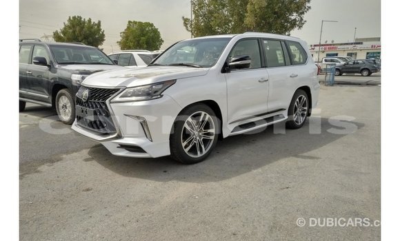 Acheter Import Voiture Lexus LX Blanc à Import - Dubai, Îles Agalega Acheter Import Voiture Lexus LX Blanc à Import - Dubai, Îles Agalega