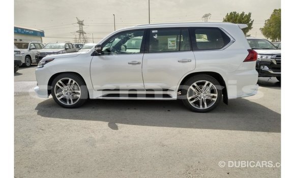 Acheter Import Voiture Lexus LX Blanc à Import - Dubai, Îles Agalega Acheter Import Voiture Lexus LX Blanc à Import - Dubai, Îles Agalega