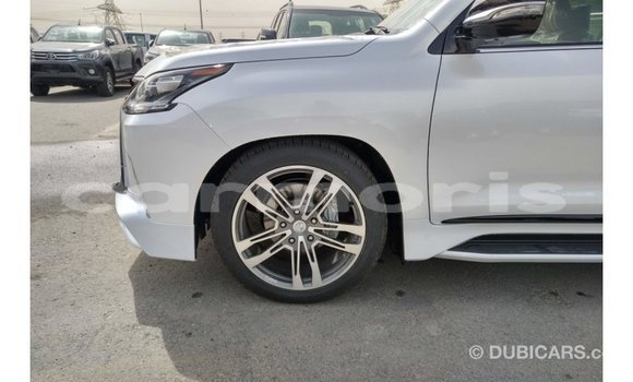 Acheter Import Voiture Lexus LX Blanc à Import - Dubai, Îles Agalega Acheter Import Voiture Lexus LX Blanc à Import - Dubai, Îles Agalega