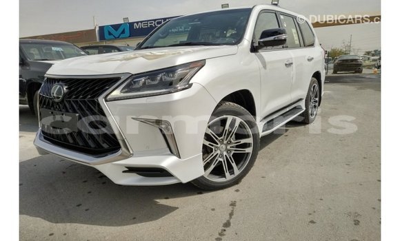 Acheter Import Voiture Lexus LX Blanc à Import - Dubai, Îles Agalega Acheter Import Voiture Lexus LX Blanc à Import - Dubai, Îles Agalega