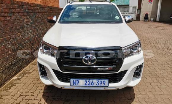 Buy Used Toyota Hilux White Car in Port Louis in Port Louis District Buy Used Toyota Hilux White Car in Port Louis in Port Louis District