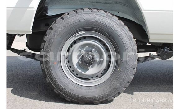 Buy Import Toyota Land Cruiser White Car in Import - Dubai in Agalega Islands Buy Import Toyota Land Cruiser White Car in Import - Dubai in Agalega Islands