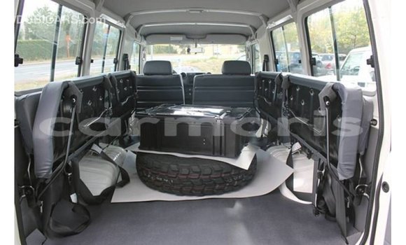 Buy Import Toyota Land Cruiser White Car in Import - Dubai in Agalega Islands Buy Import Toyota Land Cruiser White Car in Import - Dubai in Agalega Islands