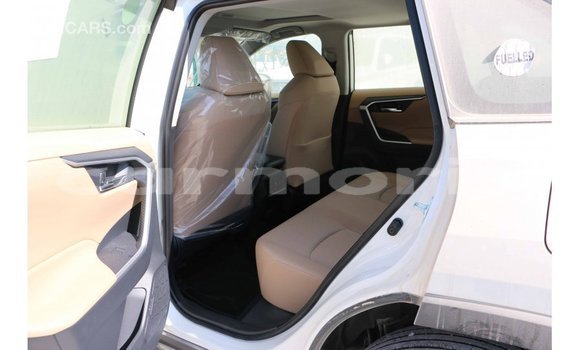 Buy Import Toyota HiAce White Truck in Import - Dubai in Agalega Islands Buy Import Toyota HiAce White Truck in Import - Dubai in Agalega Islands