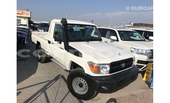 Acheter Import Voiture Toyota Land Cruiser Blanc à Import - Dubai, Îles Agalega Acheter Import Voiture Toyota Land Cruiser Blanc à Import - Dubai, Îles Agalega
