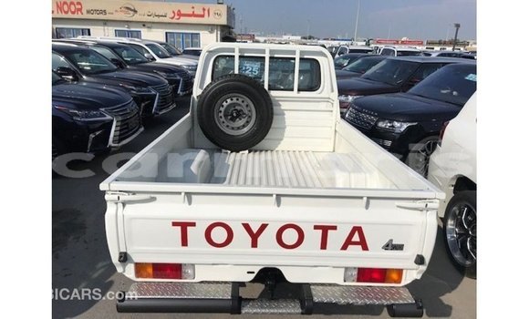 Acheter Import Voiture Toyota Land Cruiser Blanc à Import - Dubai, Îles Agalega Acheter Import Voiture Toyota Land Cruiser Blanc à Import - Dubai, Îles Agalega