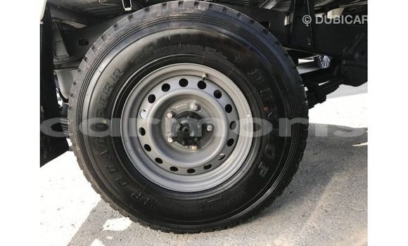 Acheter Import Voiture Toyota Land Cruiser Blanc à Import - Dubai, Îles Agalega Acheter Import Voiture Toyota Land Cruiser Blanc à Import - Dubai, Îles Agalega