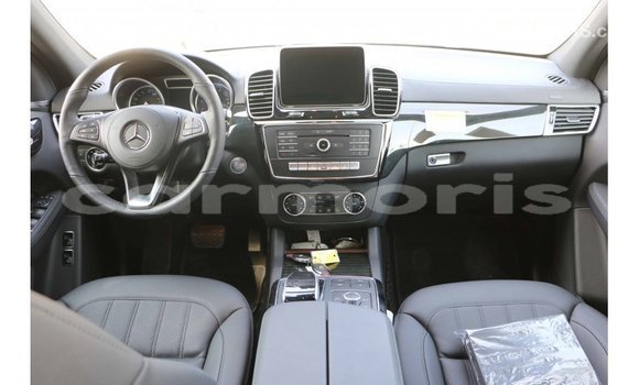 Buy Import Mercedes-Benz 190 Black Car in Import - Dubai in Agalega Islands Buy Import Mercedes-Benz 190 Black Car in Import - Dubai in Agalega Islands