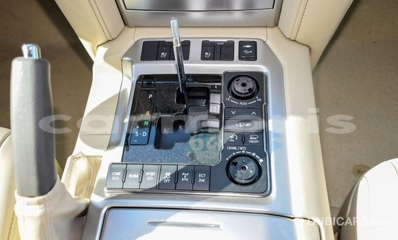 Buy Import Toyota Land Cruiser White Car in Import - Dubai in Agalega Islands Buy Import Toyota Land Cruiser White Car in Import - Dubai in Agalega Islands