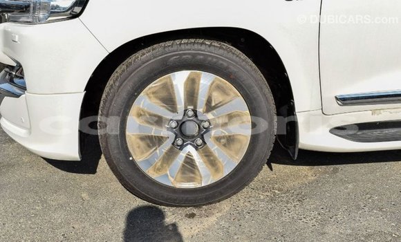 Buy Import Toyota Land Cruiser White Car in Import - Dubai in Agalega Islands Buy Import Toyota Land Cruiser White Car in Import - Dubai in Agalega Islands