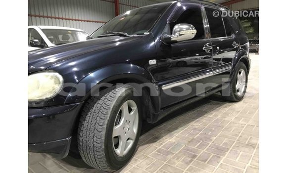 Buy Import Mercedes-Benz 190 (W201) Blue Car in Import - Dubai in Agalega Islands Buy Import Mercedes-Benz 190 (W201) Blue Car in Import - Dubai in Agalega Islands