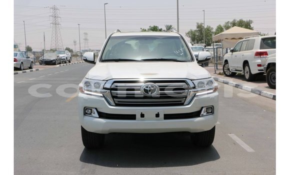 Buy Import Toyota Land Cruiser White Car in Import - Dubai in Agalega Islands Buy Import Toyota Land Cruiser White Car in Import - Dubai in Agalega Islands