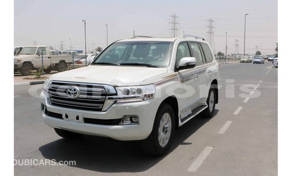 Buy Import Toyota Land Cruiser White Car in Import - Dubai in Agalega Islands Buy Import Toyota Land Cruiser White Car in Import - Dubai in Agalega Islands