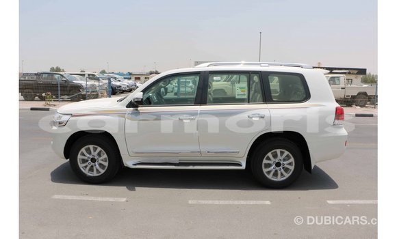 Buy Import Toyota Land Cruiser White Car in Import - Dubai in Agalega Islands Buy Import Toyota Land Cruiser White Car in Import - Dubai in Agalega Islands