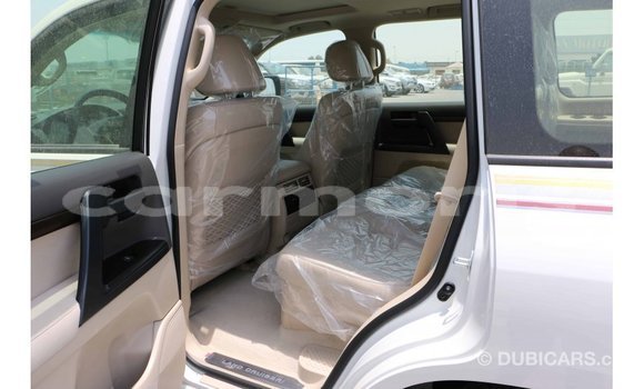 Buy Import Toyota Land Cruiser White Car in Import - Dubai in Agalega Islands Buy Import Toyota Land Cruiser White Car in Import - Dubai in Agalega Islands