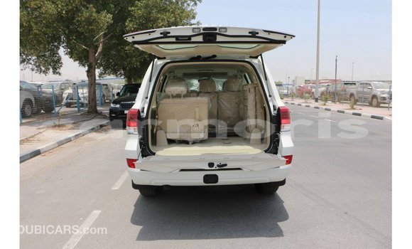Buy Import Toyota Land Cruiser White Car in Import - Dubai in Agalega Islands Buy Import Toyota Land Cruiser White Car in Import - Dubai in Agalega Islands