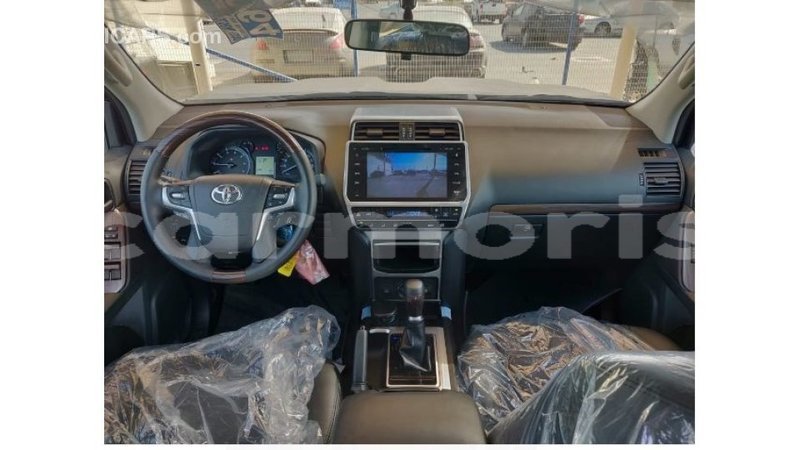 Big with watermark b3b0687f a970 496f b388 3bb313377440