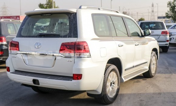 Buy Import Toyota Land Cruiser White Car in Import - Dubai in Agalega Islands Buy Import Toyota Land Cruiser White Car in Import - Dubai in Agalega Islands