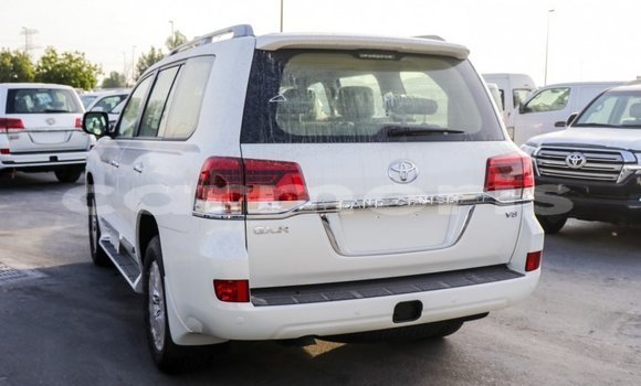 Buy Import Toyota Land Cruiser White Car in Import - Dubai in Agalega Islands Buy Import Toyota Land Cruiser White Car in Import - Dubai in Agalega Islands