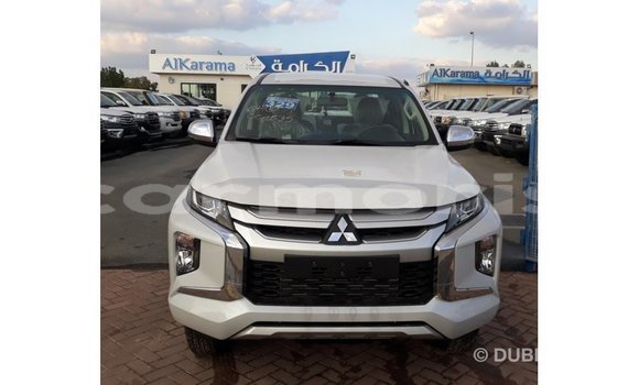 Acheter Import Voiture Mitsubishi L200 Blanc à Import - Dubai, Îles Agalega Acheter Import Voiture Mitsubishi L200 Blanc à Import - Dubai, Îles Agalega