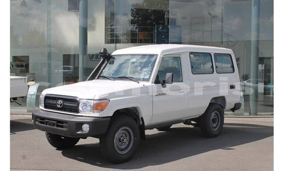 Acheter Import Voiture Toyota Land Cruiser Blanc à Import - Dubai, Îles Agalega Acheter Import Voiture Toyota Land Cruiser Blanc à Import - Dubai, Îles Agalega